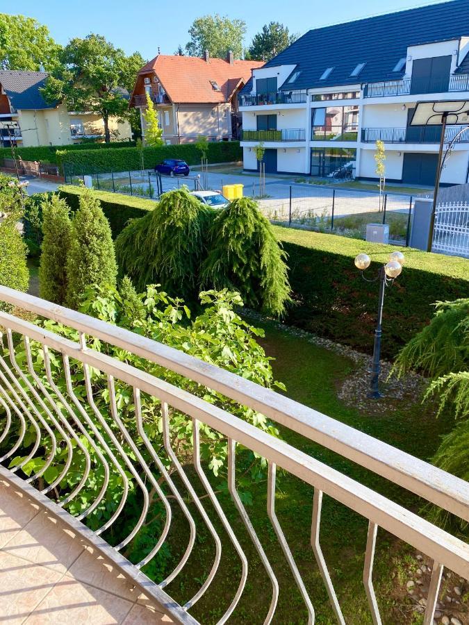 Selyemakácapartman Balatonlelle Esterno foto