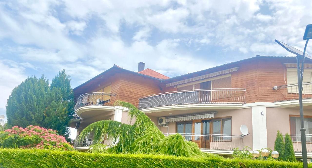 Selyemakácapartman Balatonlelle Esterno foto