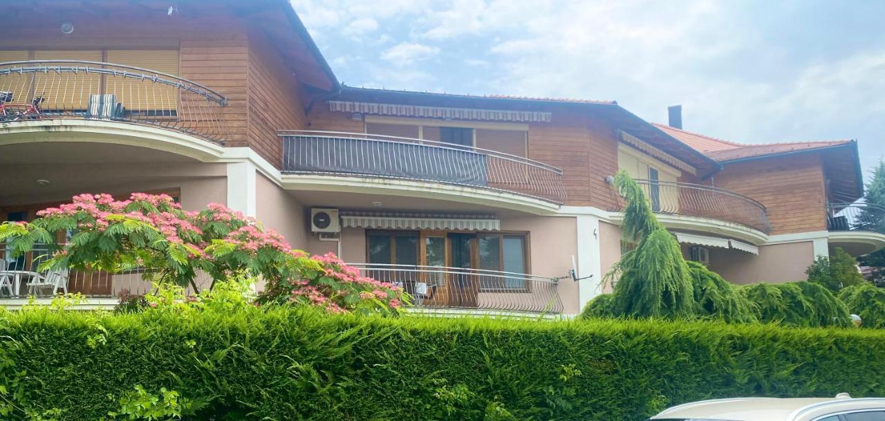 Selyemakácapartman Balatonlelle Esterno foto